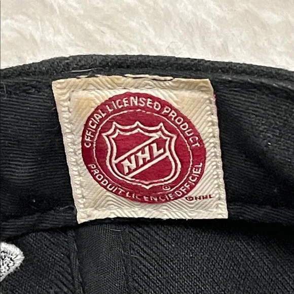 Pittsburgh Penguins Embroidered Snapback Cap - Picture 5 of 8